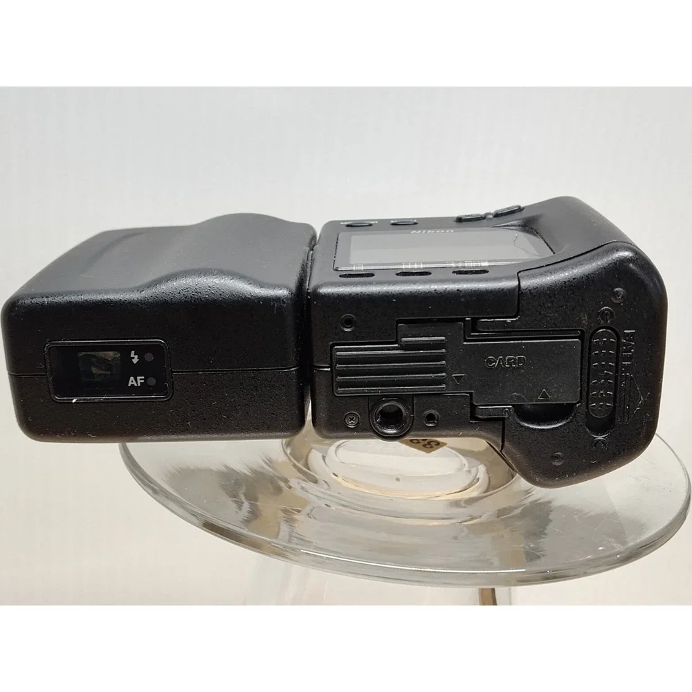 Nikon COOLPIX 950 Digital Camera - Black